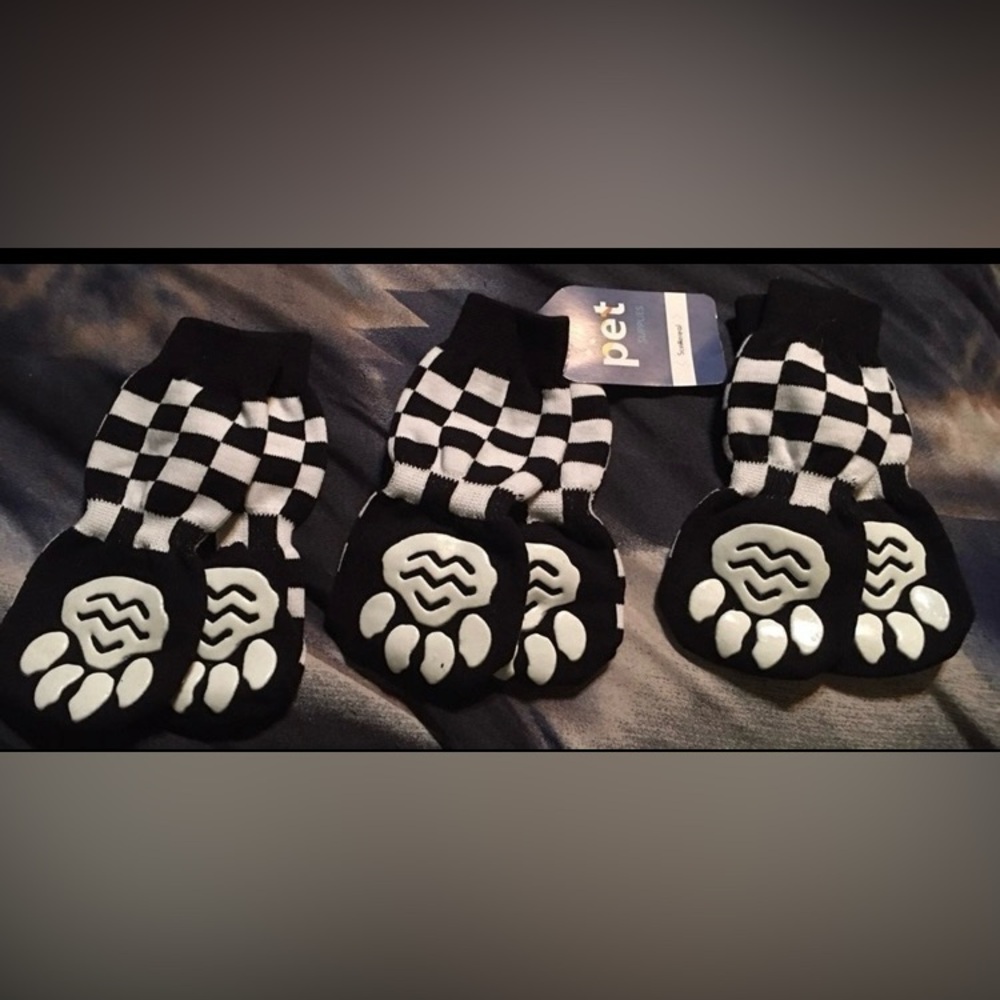Dog Booties Set with 2 Extra Dogs Slippers Pup Shoes Puppy Socks Doggy Canine